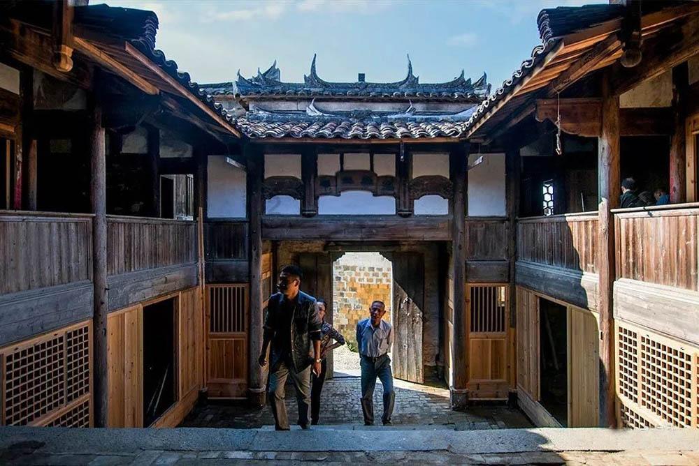 阿维塔11 2024款:溜背造型,科技尽显豪华享受
